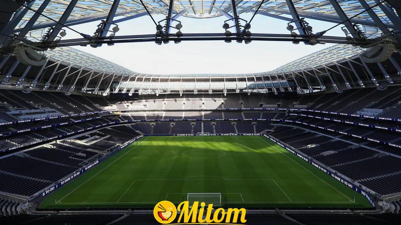 Sân vận động Tottenham lớn thứ 3 ở Anh cũng như là sân vận động câu lạc bộ lớn nhất ở thủ đô Luân Đôn.
