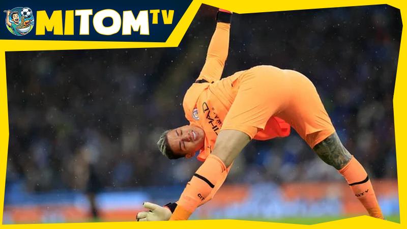 Ederson Santana de Moraes là thủ môn của đội hình Man City mạnh nhất mọi thời đại